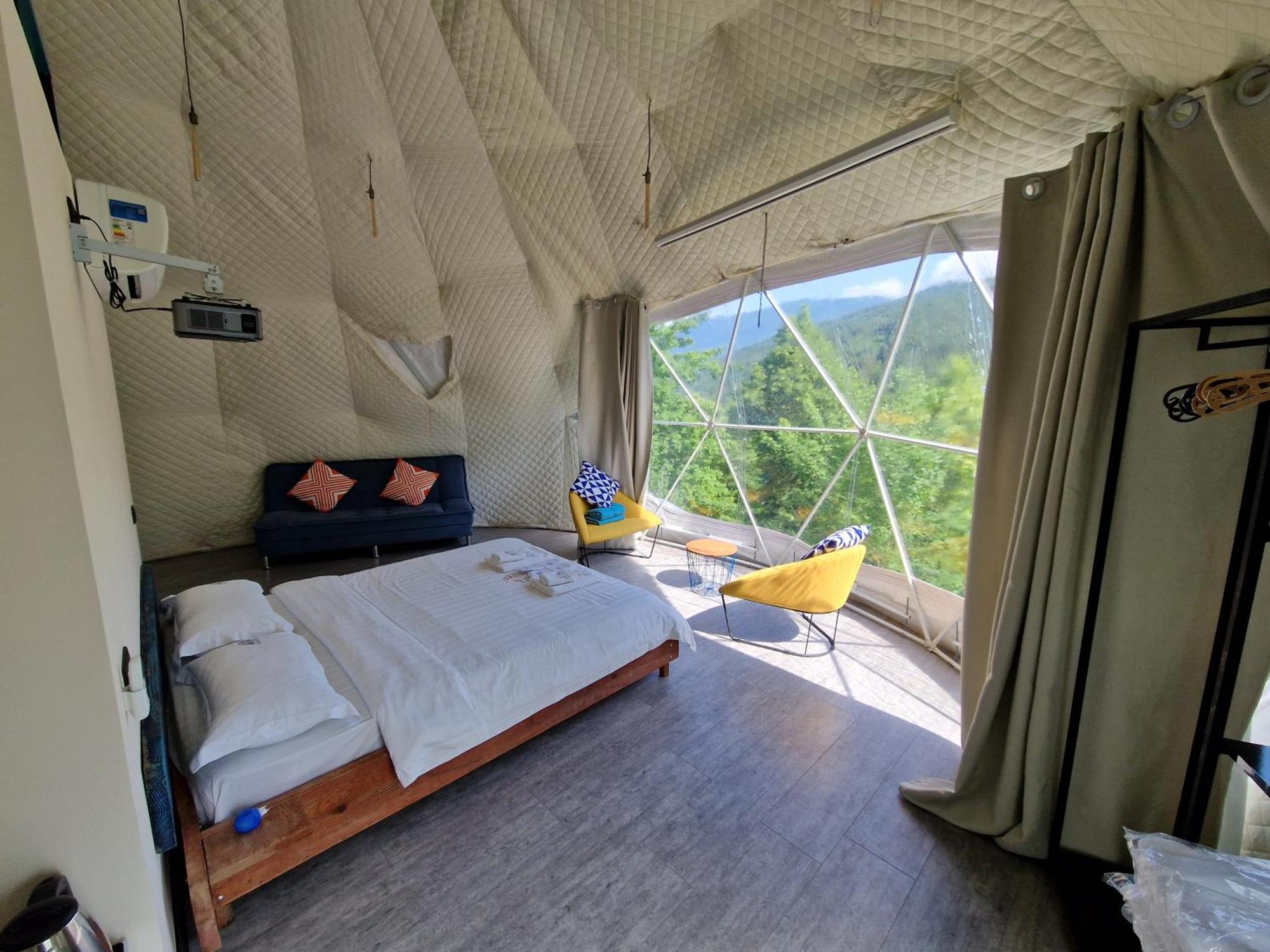 Glamping Georgia Krikhi Hotel Ambrolauri Ngoại thất bức ảnh