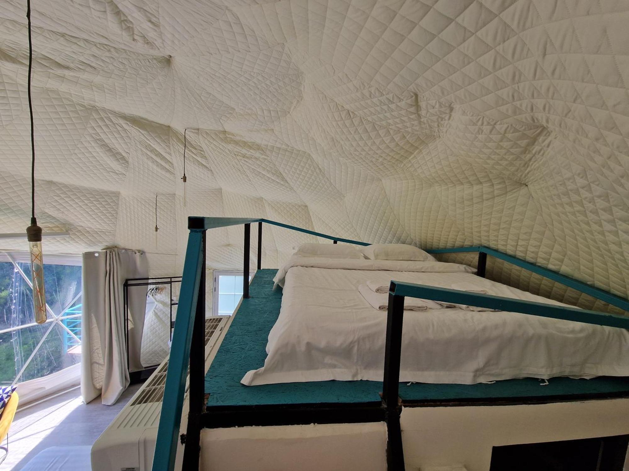 Glamping Georgia Krikhi Hotel Ambrolauri Ngoại thất bức ảnh