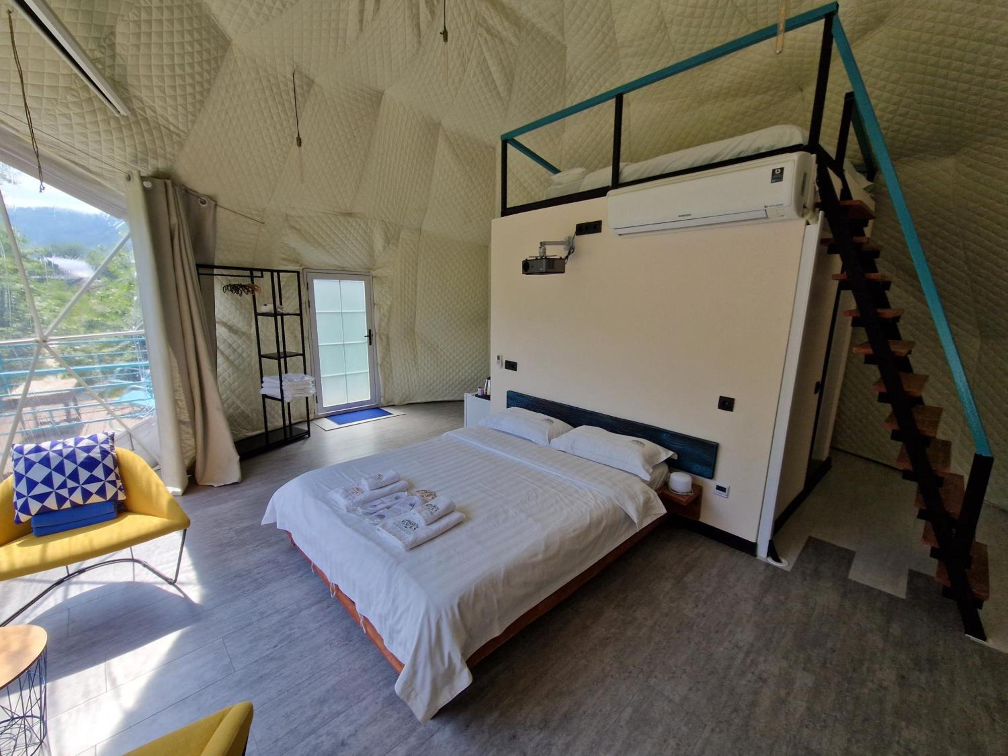 Glamping Georgia Krikhi Hotel Ambrolauri Ngoại thất bức ảnh